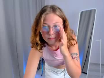 girl cam all day lottie_shine image #2544311