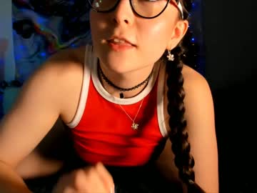 girl cam all day littlee33 image #282476