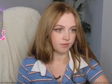 girl cam all day small_blondee image #7591547