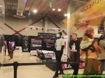 couple cam all day honeyand_thebear image #75620