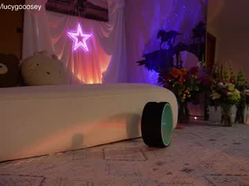 girl cam all day lucy_gooosey image #9567756