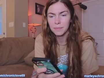 girl cam all day chroniclove image #4820856