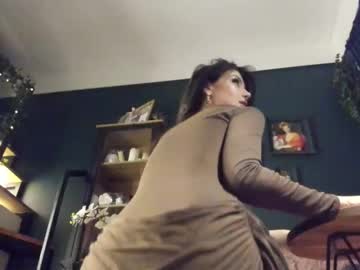 girl cam all day bmwm5f90 image #9064003