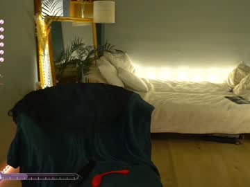 girl cam all day _the_sun_ image #7905854