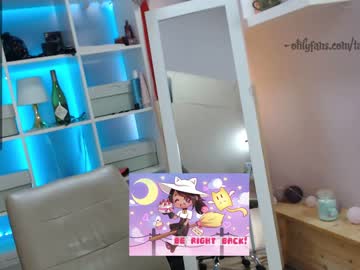 girl cam all day taralanes image #855982