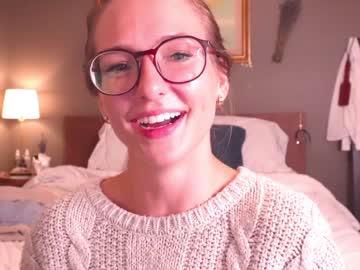 girl cam all day innocentprovenguilty image #5125786