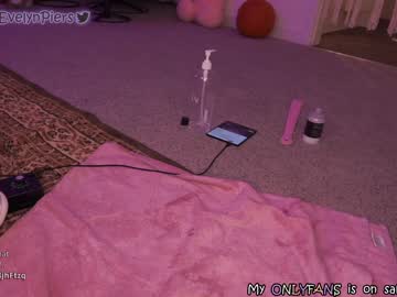 girl cam all day evelynpiers image #2847108