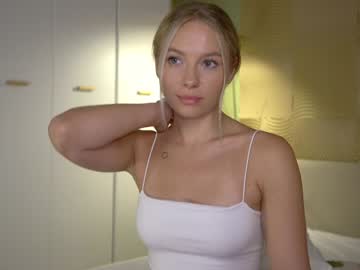 girl cam all day snow_is_falling image #7823357