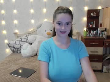 girl cam all day emmika_ image #2419066