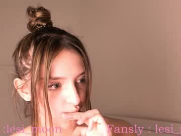 girl cam all day lesi_moon image #5078101