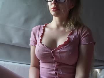 girl cam all day nirvanaa__ image #8806588