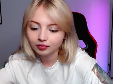 girl cam all day shy_blondiee image #3777348