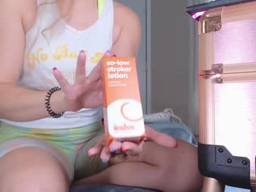 girl cam all day chroniclove image #7408912