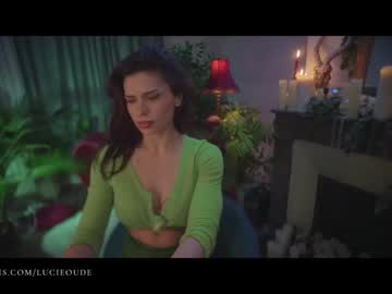 girl cam all day lucieoude_ image #3365682