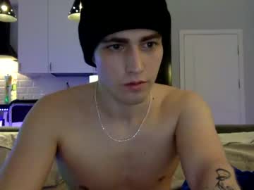 man cam all day nonrelevant01 image #1009299