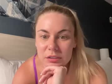 girl cam all day leannequeen113 image #2481740