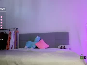 girl cam all day small_blondee image #4746565
