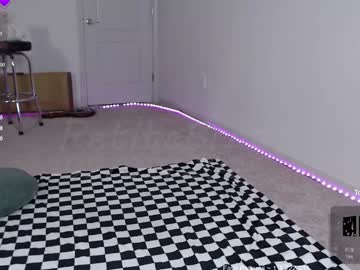 girl cam all day petitebrat image #8779919