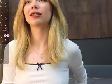 girl cam all day rainauge image #8891042