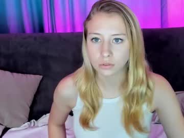 girl cam all day emily_tayl0r image #3106829