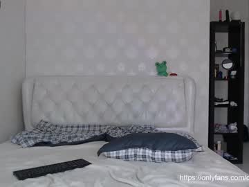 girl cam all day _mllymoore_ image #2223815