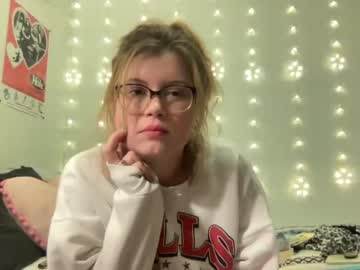 girl cam all day commieslut420 image #695364