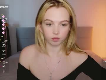 girl cam all day small_blondee image #4488611