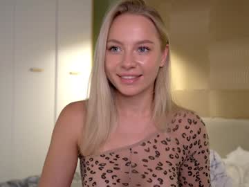 girl cam all day snow_is_falling image #7711673
