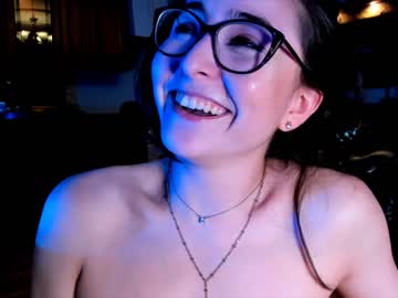 girl cam all day littlee33 image #2172010