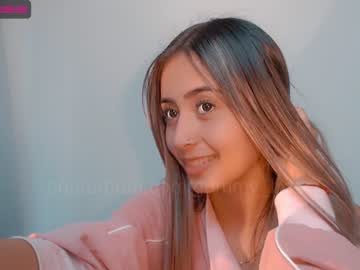 girl cam all day gummy_bear7 image #1322530