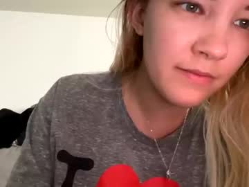 girl cam all day mariah95 image #2528937
