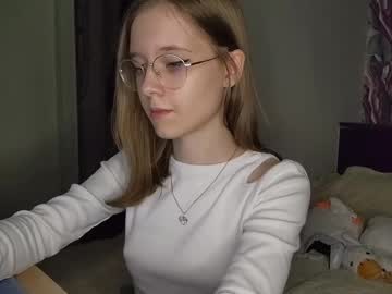 girl cam all day lowress image #9125542