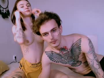couple cam all day bee_sting image #1106248