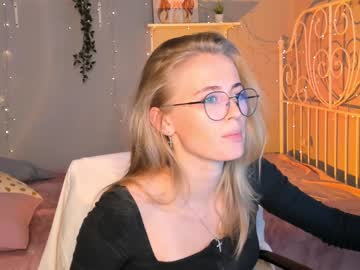 girl cam all day linellali image #2483873