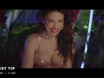 girl cam all day lucieoude_ image #3800365