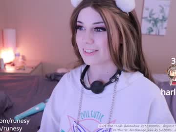 girl cam all day runesy image #2317335