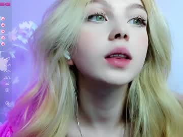 girl cam all day small_blondee image #3761673