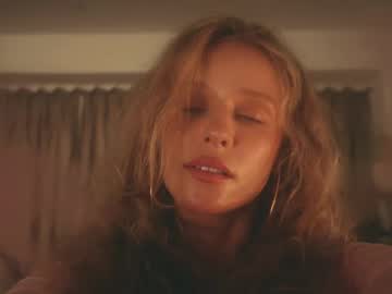 girl cam all day heybanan image #8846323