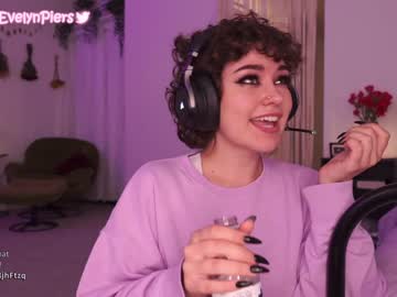 girl cam all day evelynpiers image #2633115