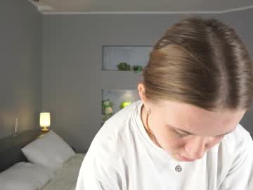 girl cam all day bananini_anallove image #9578570