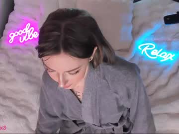 girl cam all day uwuxo image #6969199