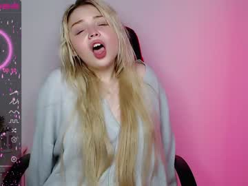 girl cam all day shy_blondiee image #3813688