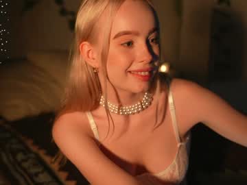 girl cam all day mother__of__dragons image #5652019