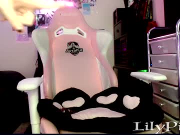 girl cam all day lilypixel image #5460800