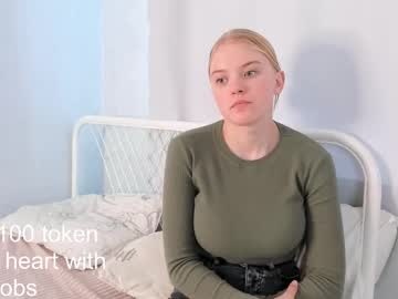 girl cam all day merylbossom image #9489419