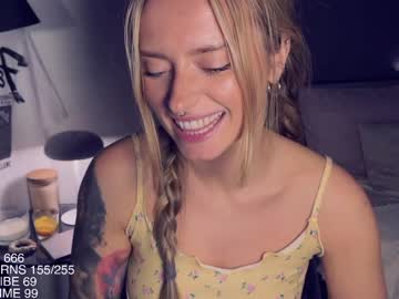 girl cam all day yvie_ image #9625984