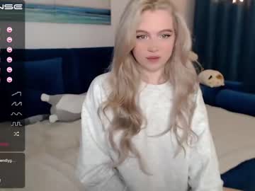 girl cam all day small_blondee image #1431562