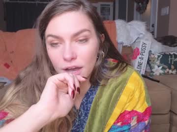 girl cam all day chroniclove image #8565412