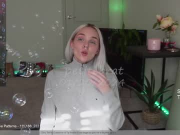 girl cam all day petitebrat image #6184032