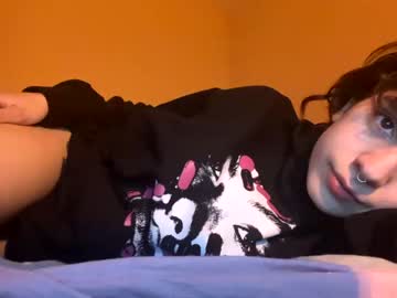 girl cam all day kitsunebby image #4162354